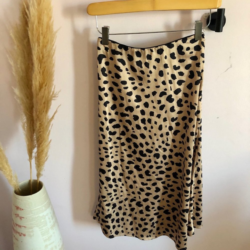 Insta-famous Cheetah Print Midi Skirt